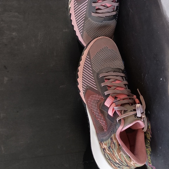 Unisex 9.5 kyrie Flytrap4 - Picture 4 of 8